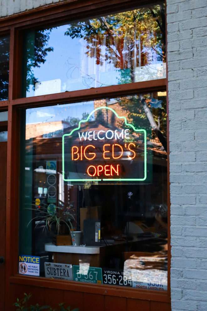 10 Reasons Your Restaurant Needs Great Signage