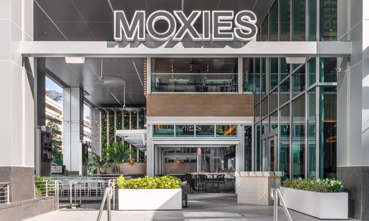 Restaurant Franchise News from Moxies, The Smoking Crab, SAMBAZON, and More!