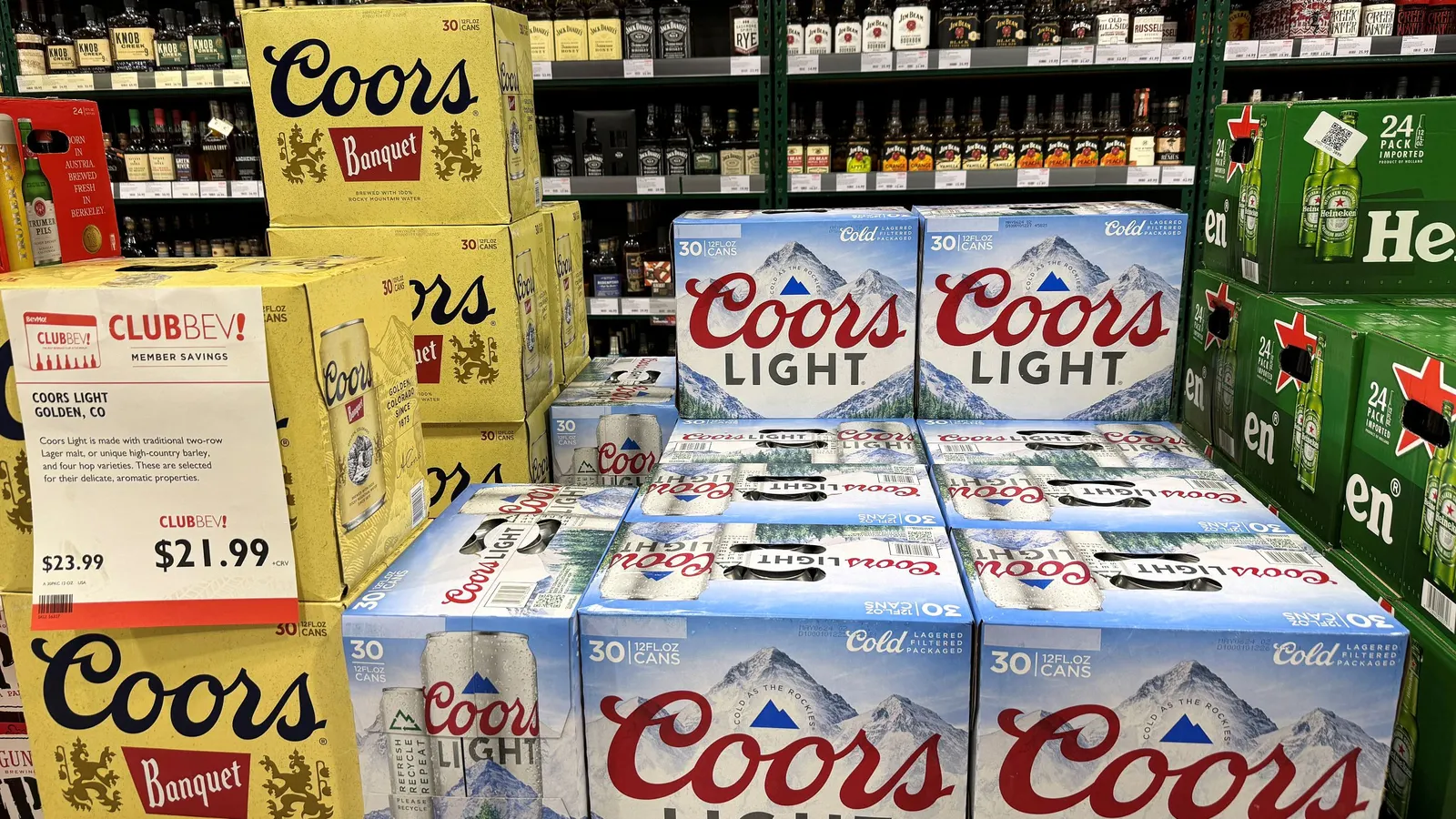 Molson Coors promotes company expert to CEO
