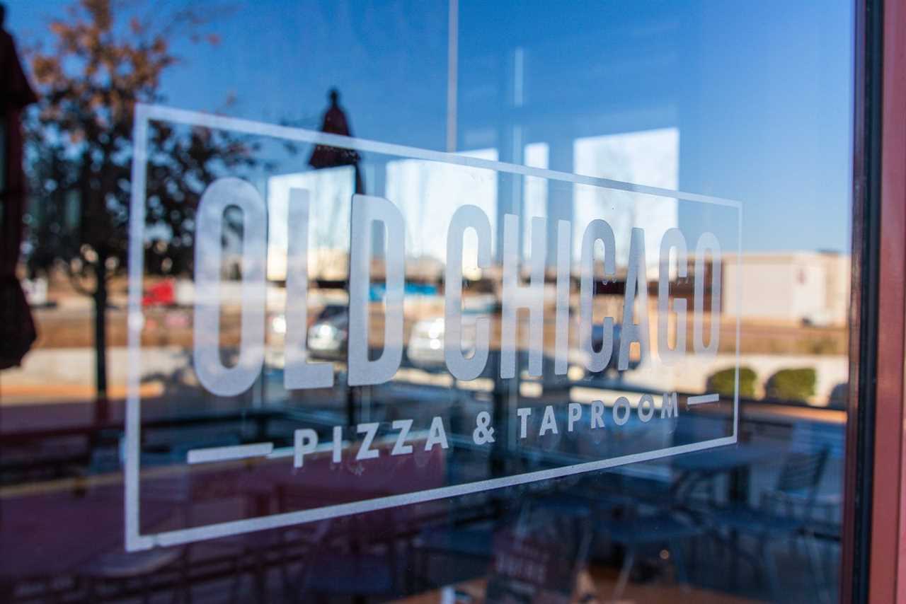 Old Chicago Pizza + Taproom Rolls Out the Dough For Hutchinson Grand Opening