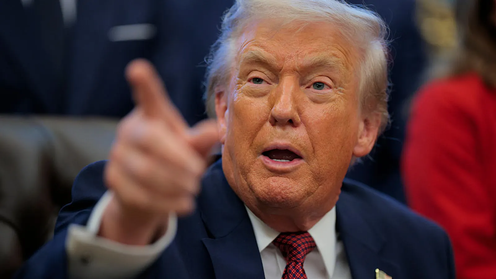 Trump orders investigation right into food supply chains for possible cost taking care of