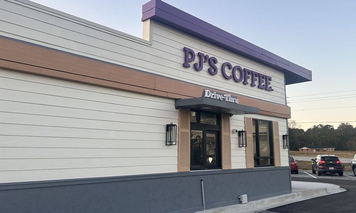 Taco Bell and 19 More Restaurant News Headliners of the Past Week