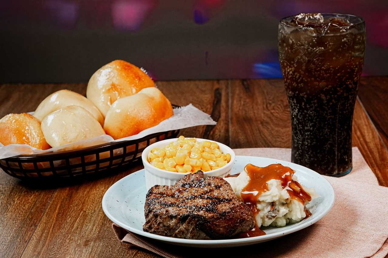 Logan's Roadhouse Expands Popular Wednesday Steak Deal to Four Weekdays in Texas