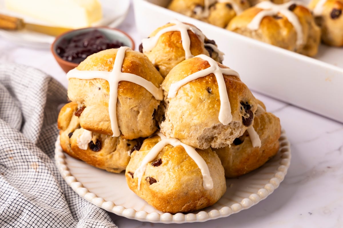hot cross buns on platter
