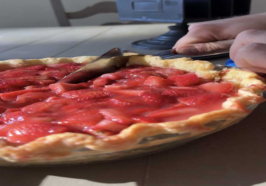 Grandmother's Easy Old Fashioned Strawberry Pie Dish (No Jell-O!).