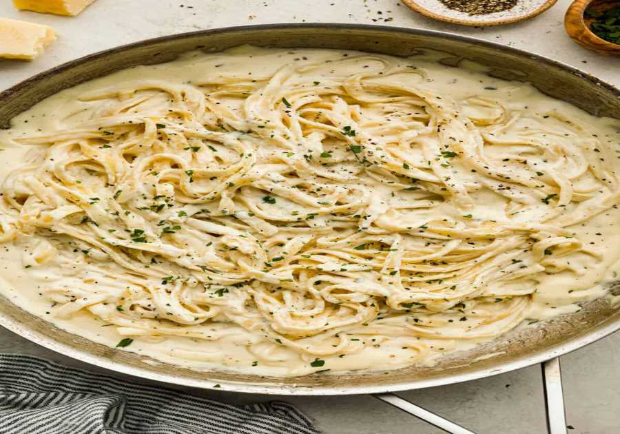 The Very Best Homemade Alfredo Sauce Recipe Ever Before!