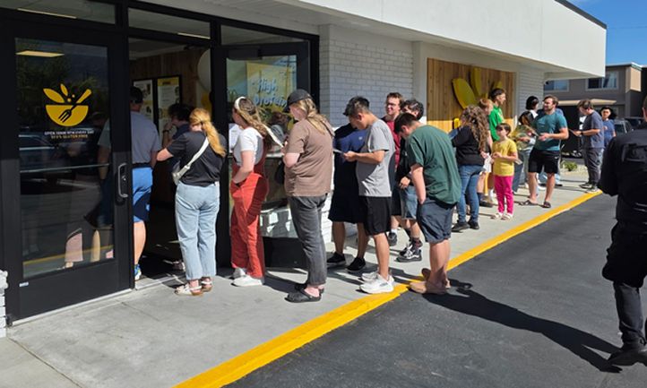Restaurant Franchise News from Handel's Ice Cream, Urban Bird Hot Chicken, Konala, and More!