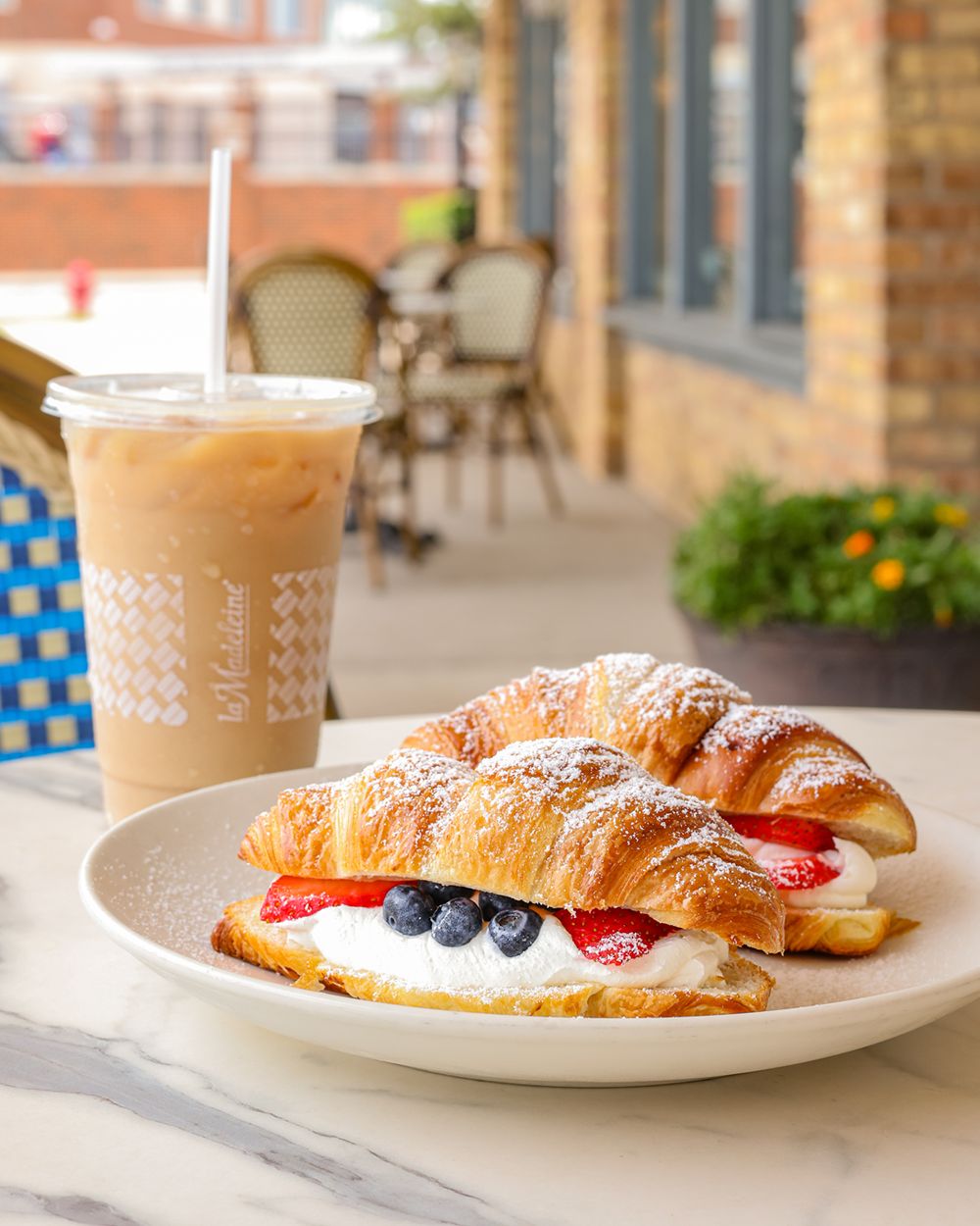 la Madeleine Celebrates Victories by the United States and France with Free Croissants