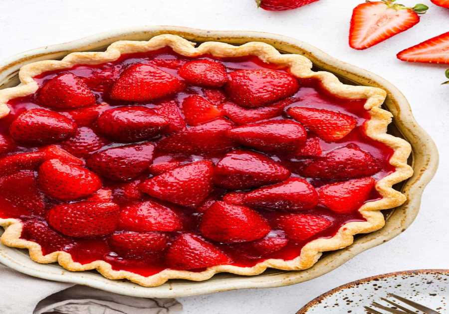 The Simplest Fresh Strawberry Pie