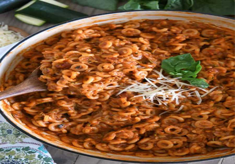 Easy One-Pot Saucy Zucchini Pasta