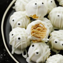 Mummy Oreo Balls